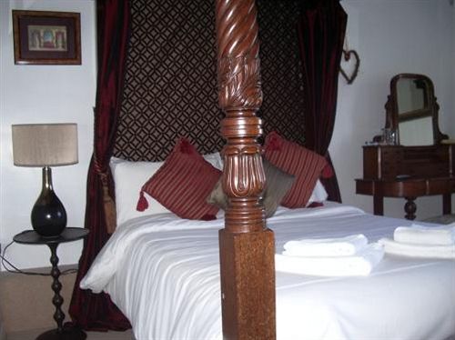 Hotel The Bear & 3*